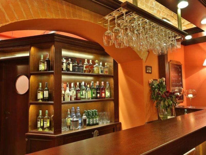 Rynek 6 Retro Pub & Hostel ラドム エクステリア 写真