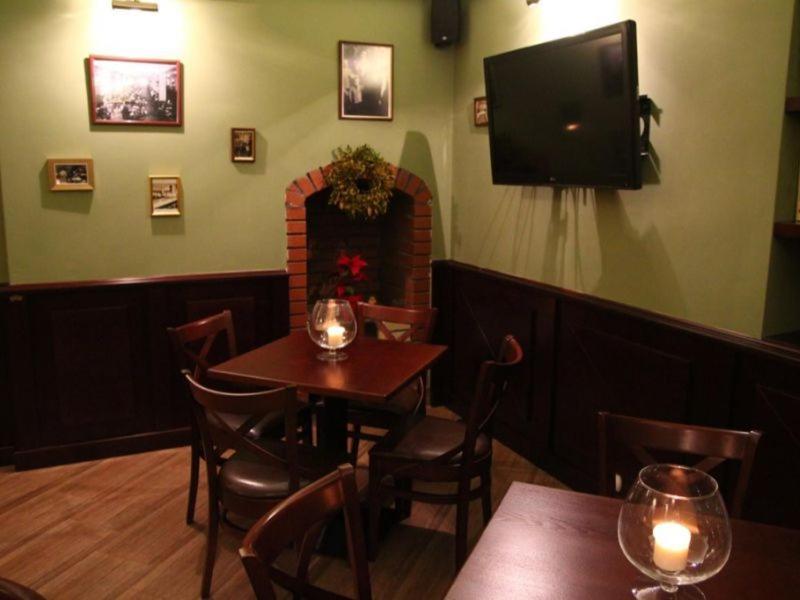 Rynek 6 Retro Pub & Hostel ラドム エクステリア 写真