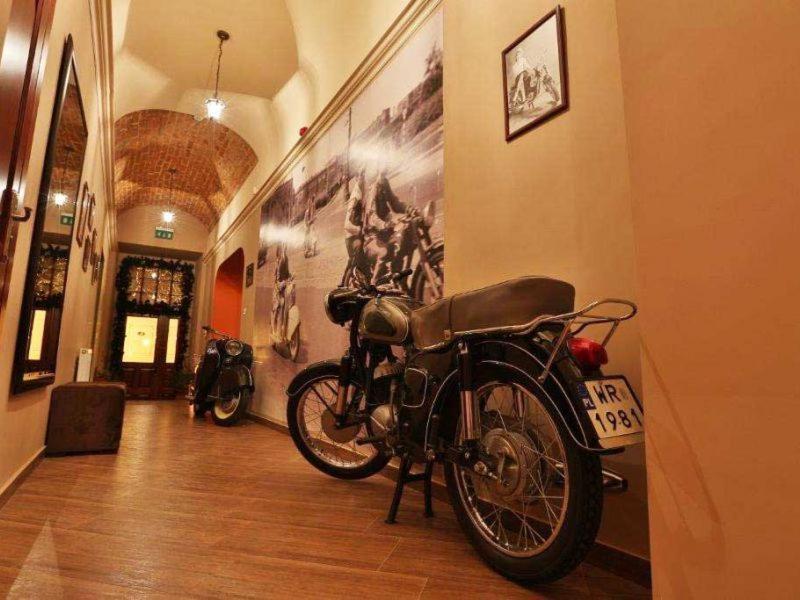 Rynek 6 Retro Pub & Hostel ラドム エクステリア 写真