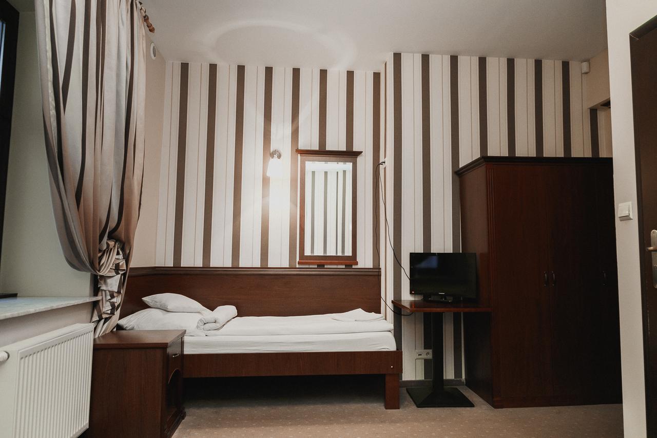 Rynek 6 Retro Pub & Hostel ラドム エクステリア 写真